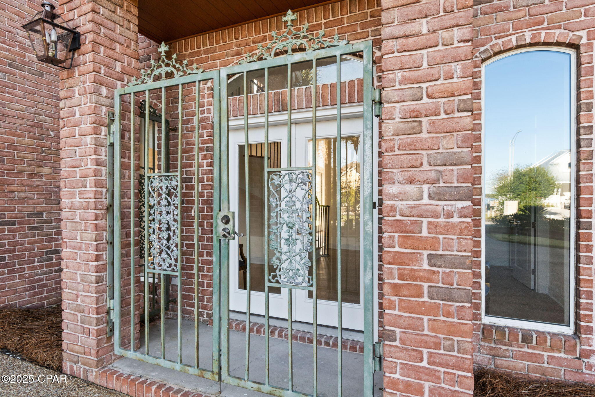 Listing photo id 4 for 1405 Country Club Drive