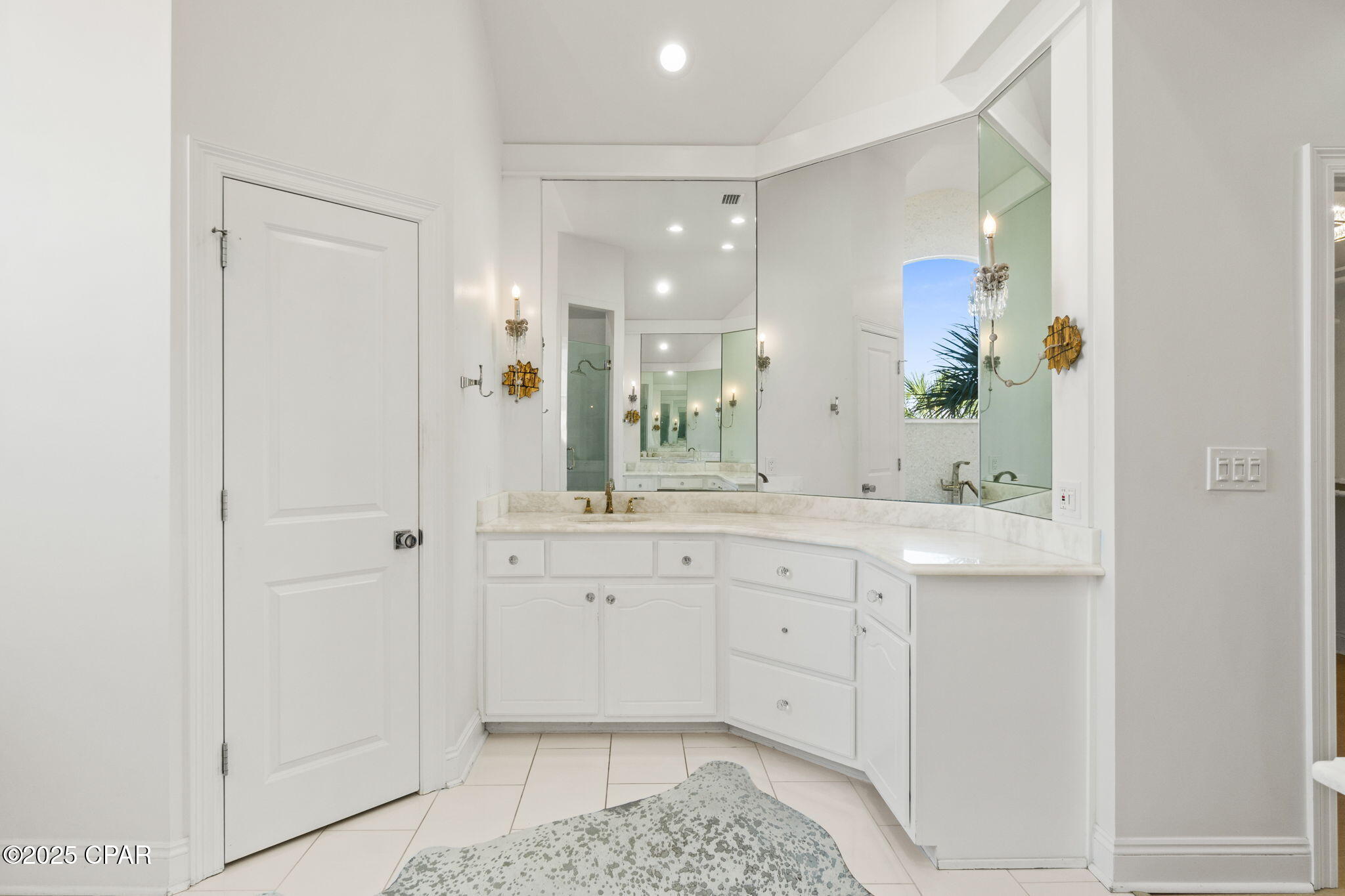 Image 42 For 1405 Country Club Drive