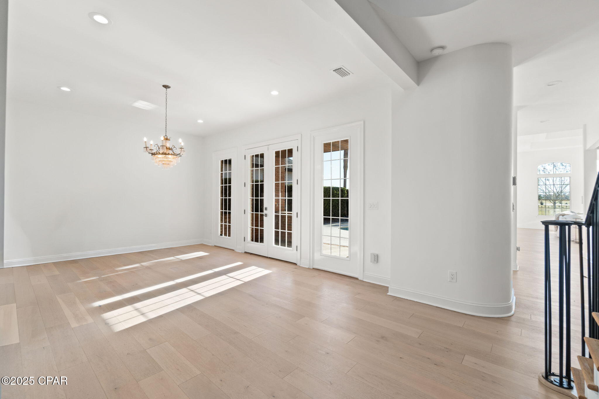 Listing photo id 47 for 1405 Country Club Drive