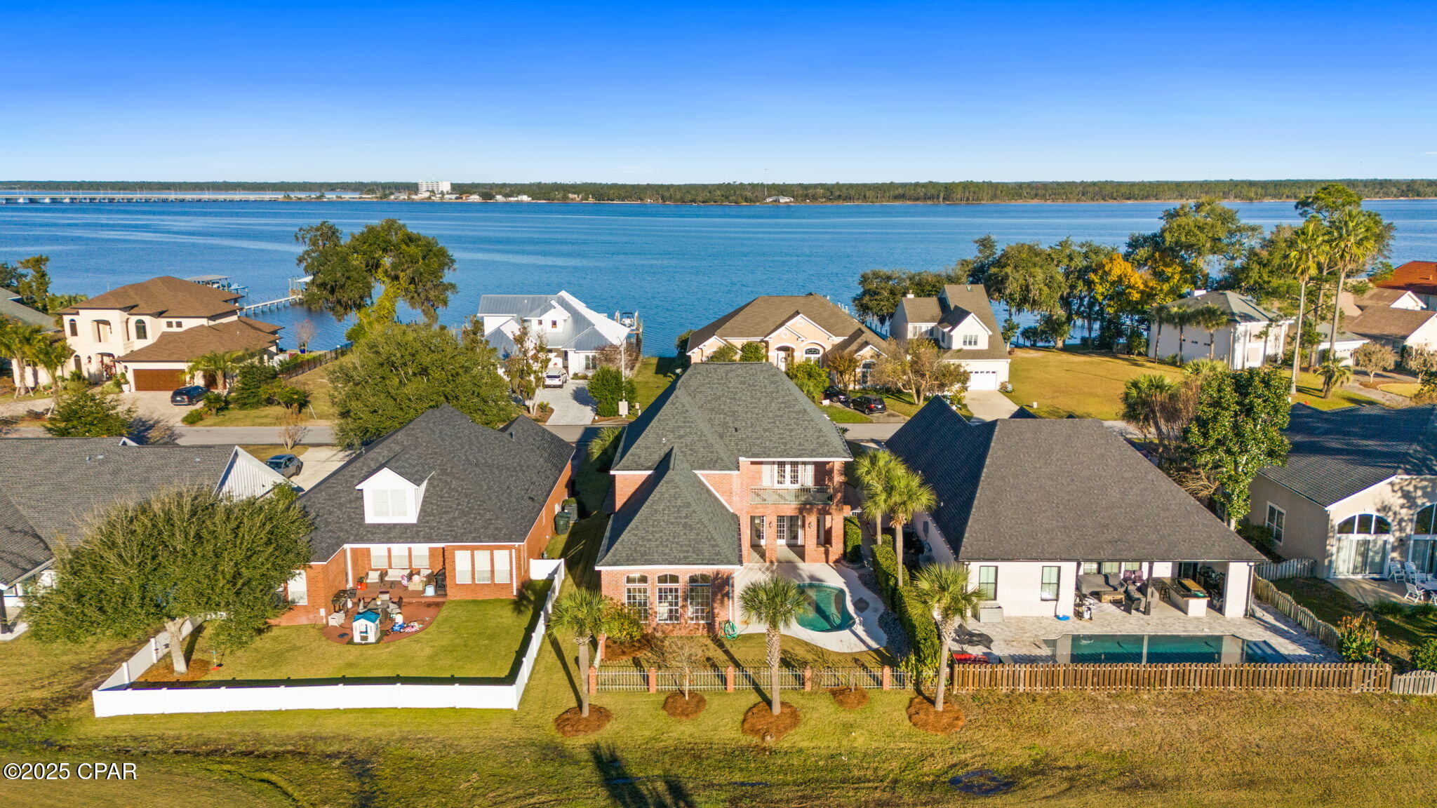 Listing photo id 5 for 1405 Country Club Drive