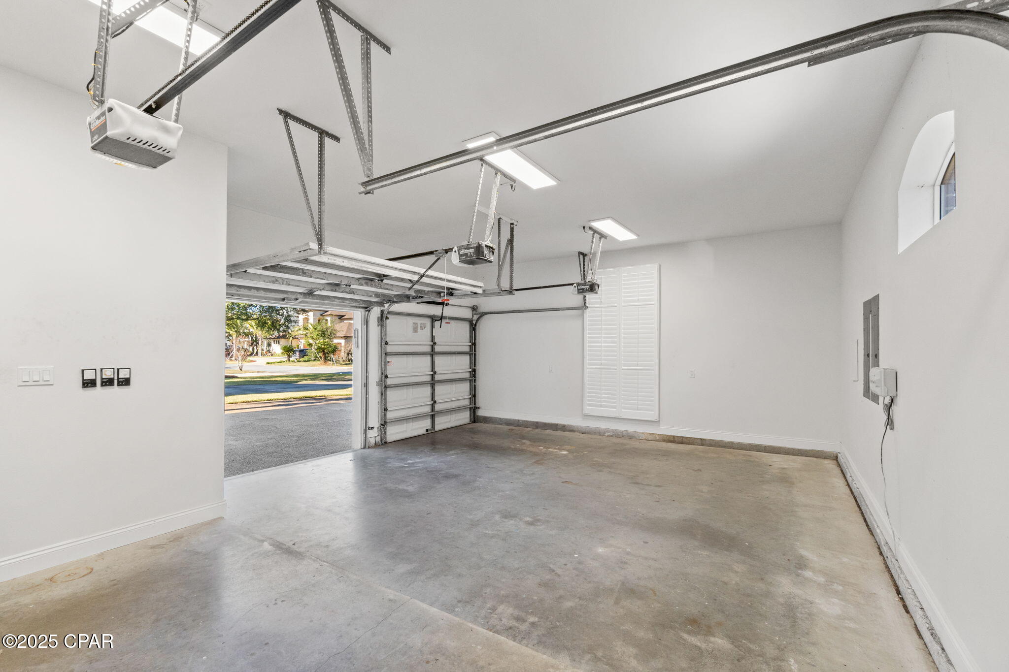 Image 53 For 1405 Country Club Drive