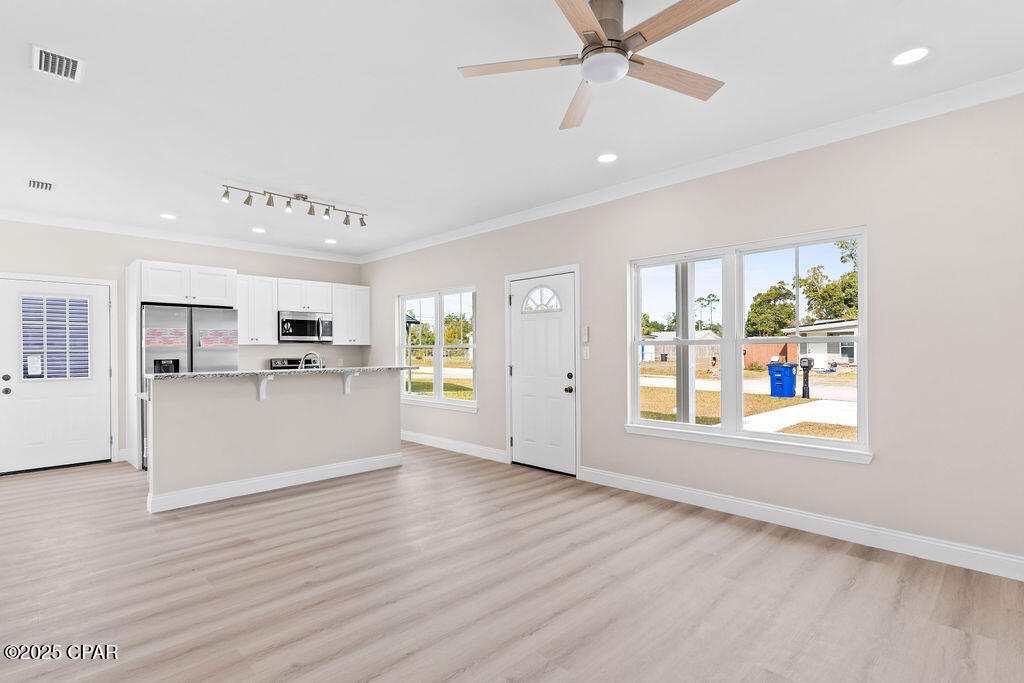 Image 4 For 2204 8th Street