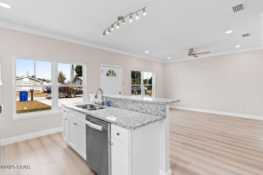 Image 7 For 2204 8th Street