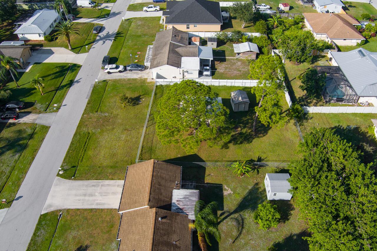 Homes for sale in Port St Lucie, FL | 171 Se Dwight Avenue, Port St Lucie, FL 34983 | MLS# R11148844