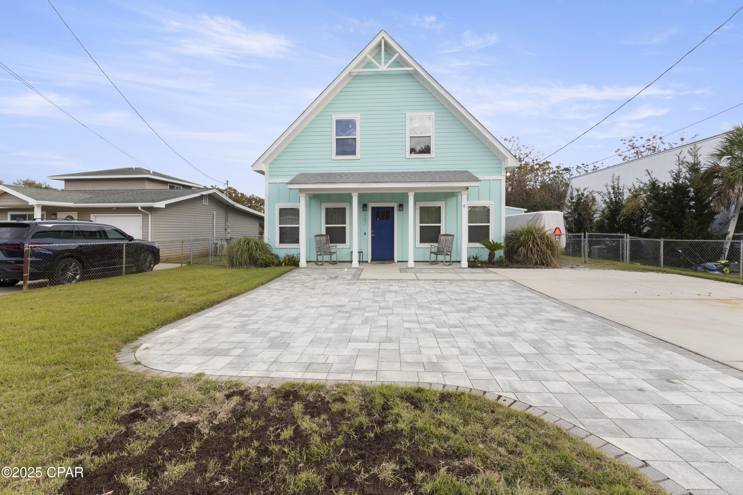 Image 3 For 207 San Gabriel Street