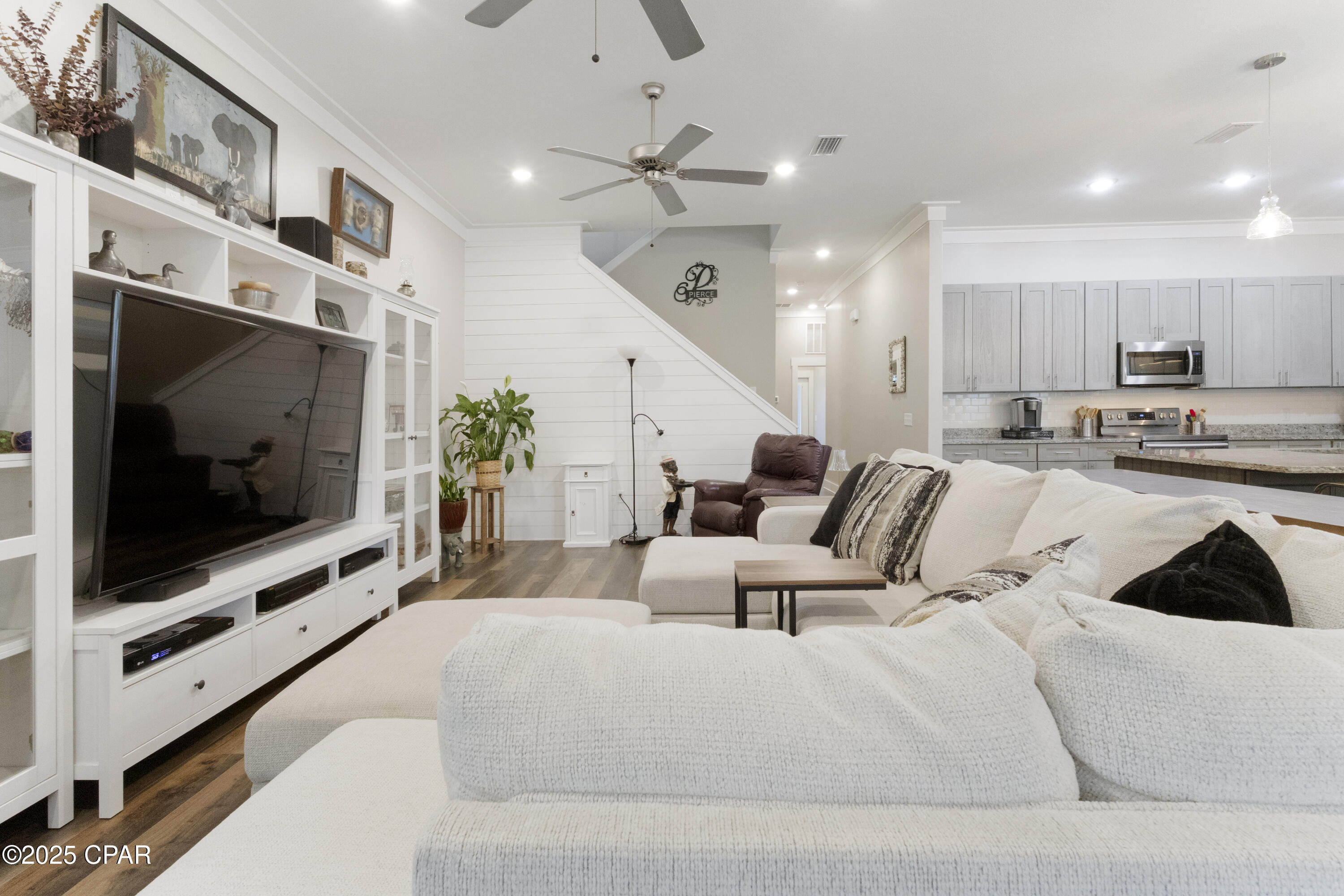 Image 6 For 207 San Gabriel Street