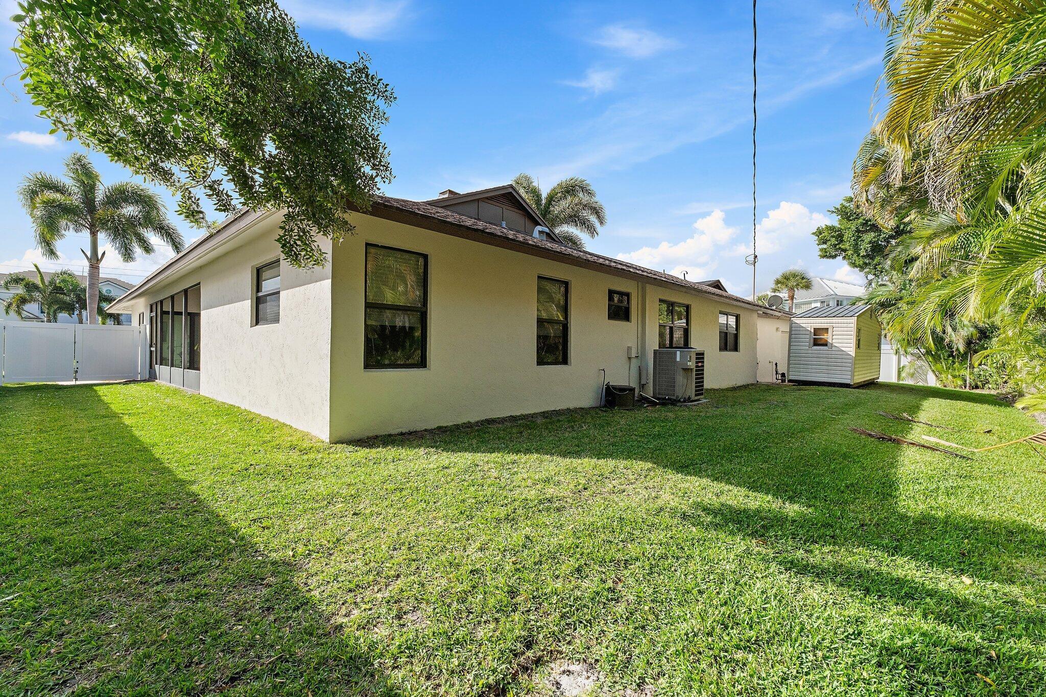 Homes for sale in Tequesta, FL | 348 River Dr, Tequesta, FL 33469 | MLS# R11148864