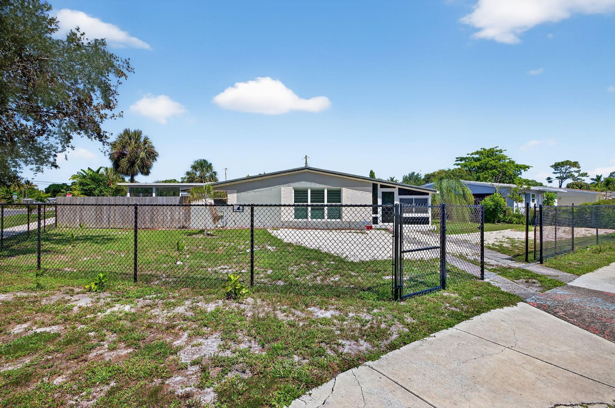 Homes for sale in Fort Lauderdale, FL | 300 Sw 25Th Ave, Fort Lauderdale, FL 33312 | MLS# F10541935