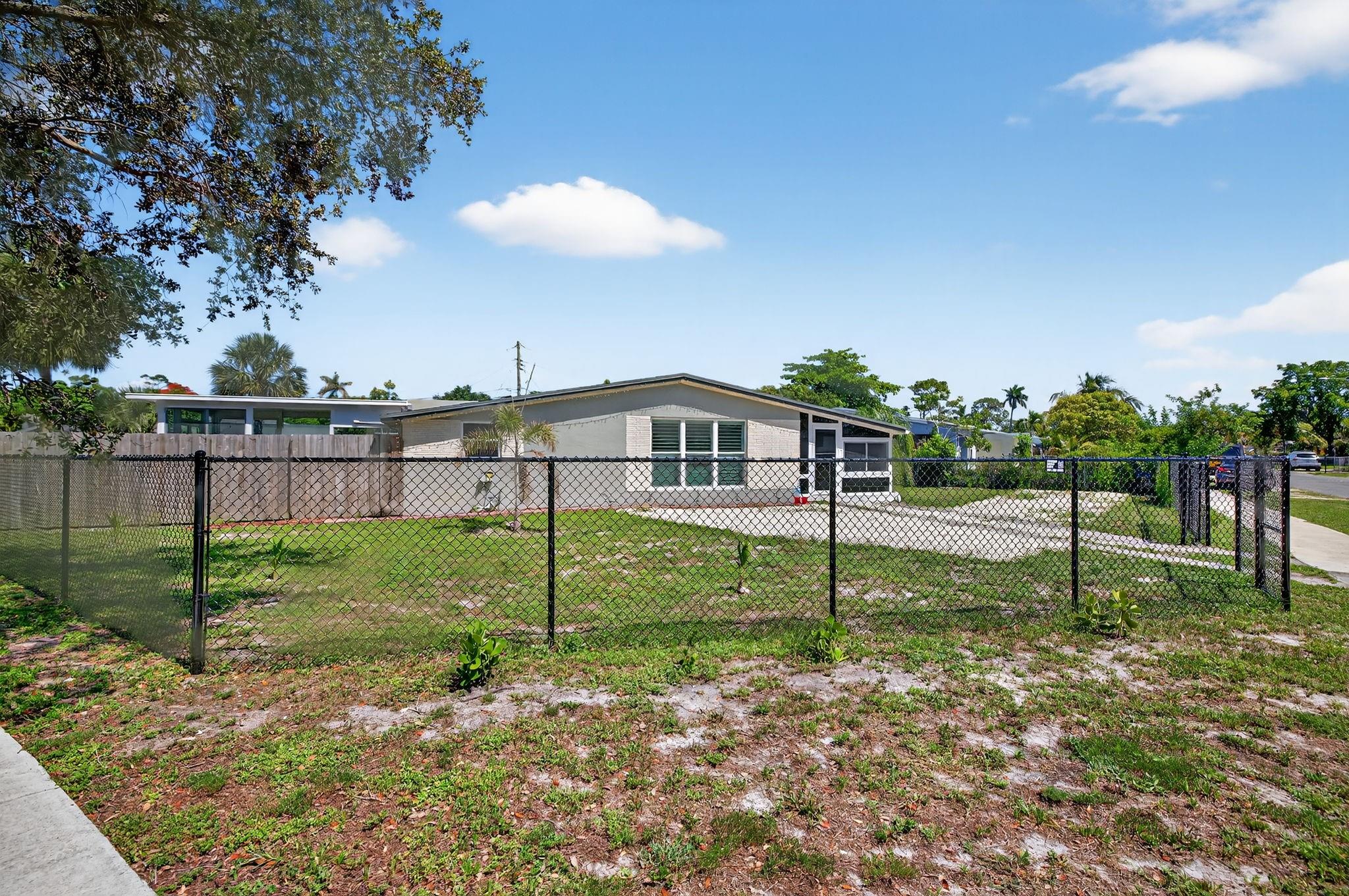 Homes for sale in Fort Lauderdale, FL | 300 Sw 25Th Ave, Fort Lauderdale, FL 33312 | MLS# F10541935