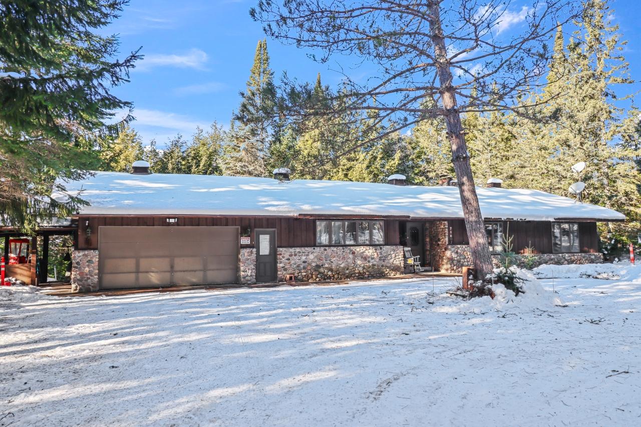 Big Lake (L) house picture