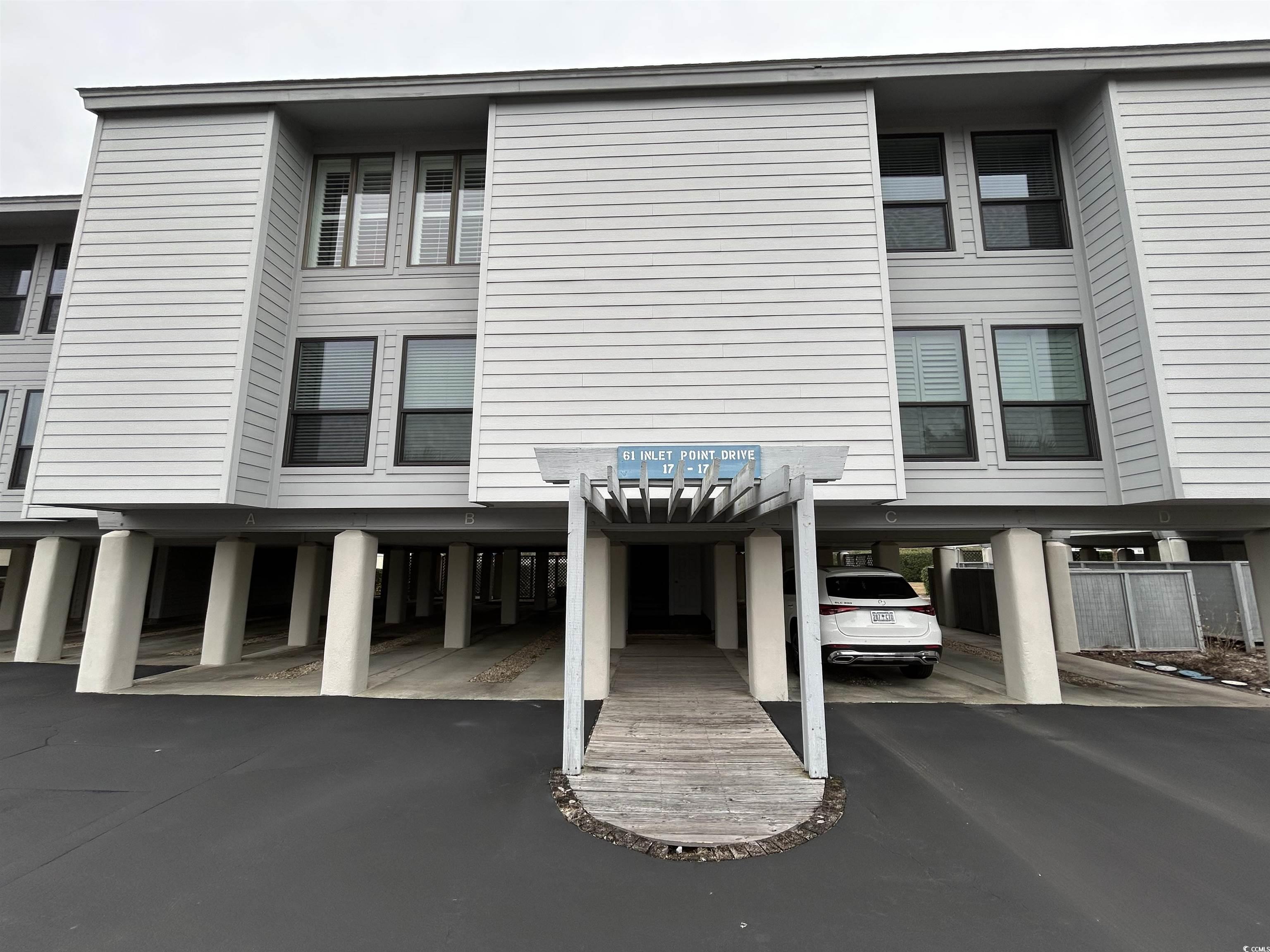 61 Inlet Point Dr. Pawleys Island, SC 29585