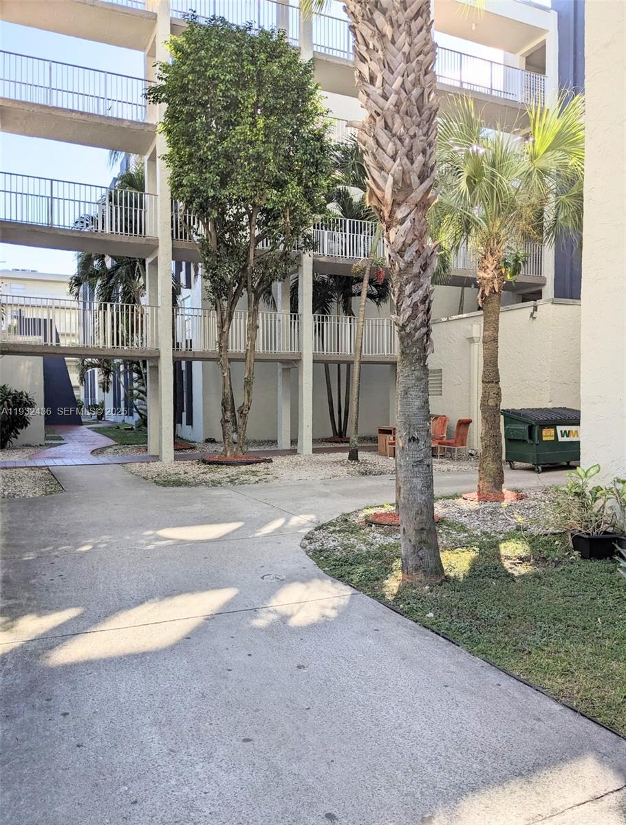 Samari Lake East Condo