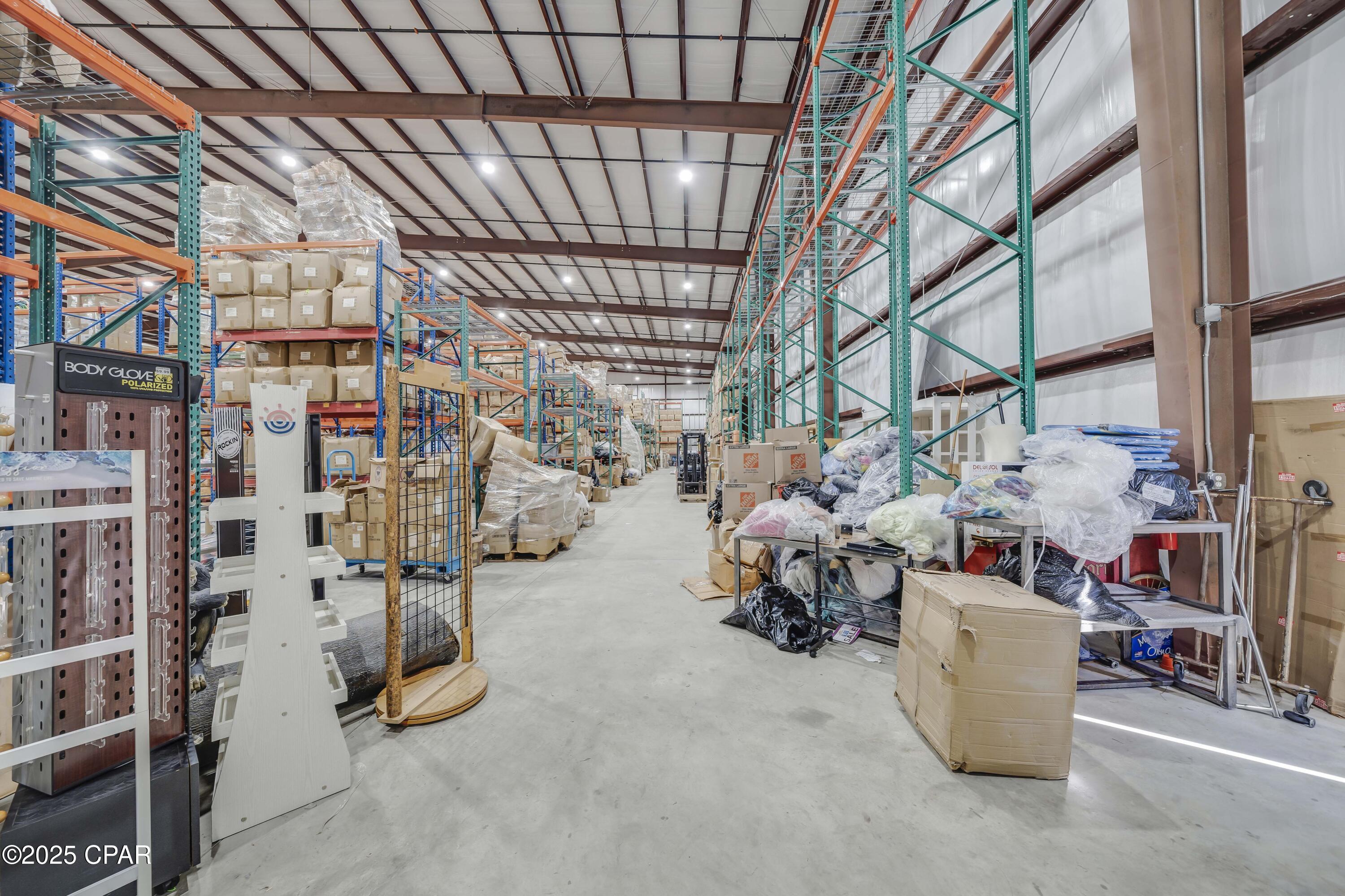 Listing photo id 11 for 109 Estes Place