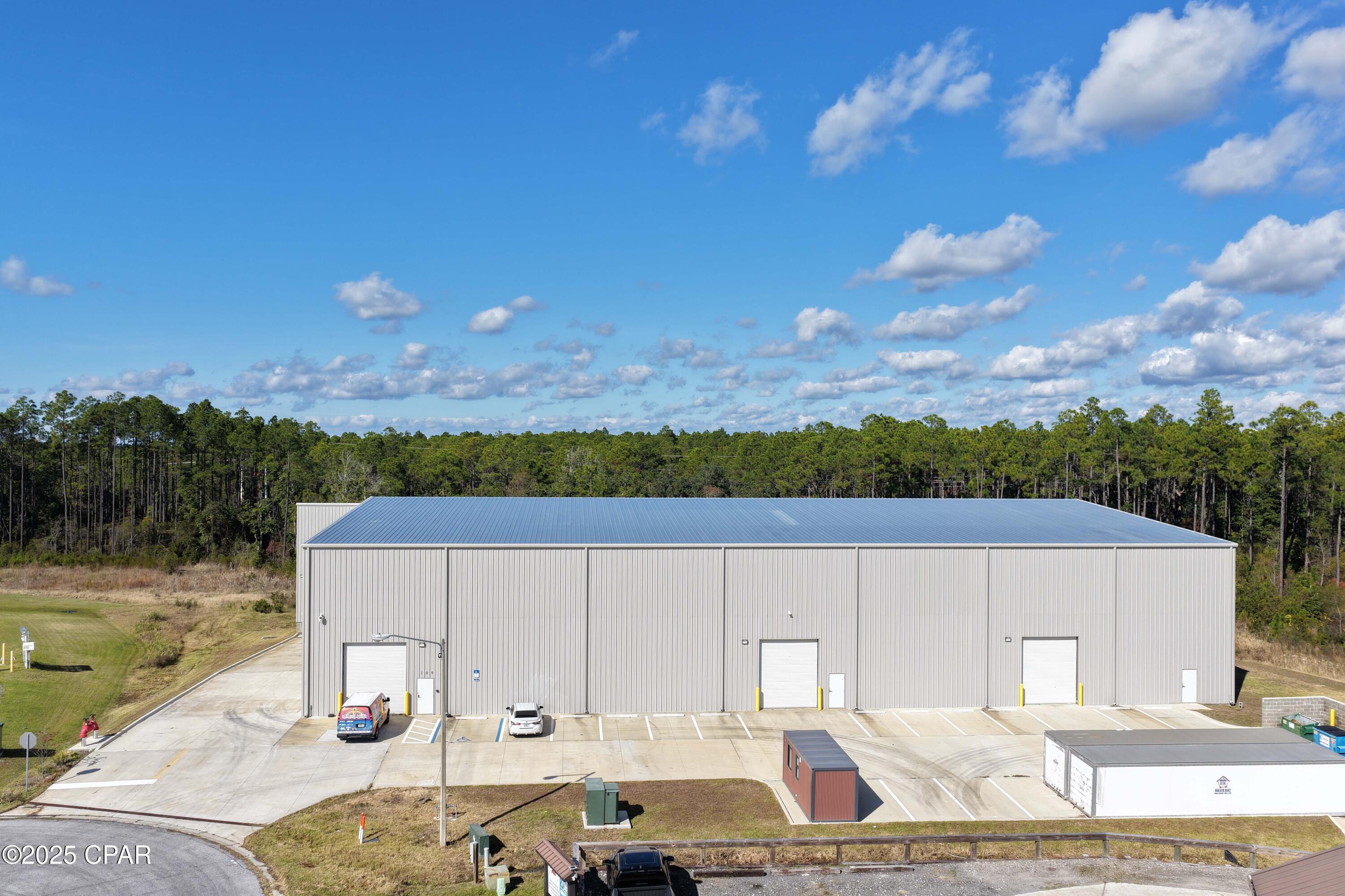 Listing photo id 2 for 109 Estes Place