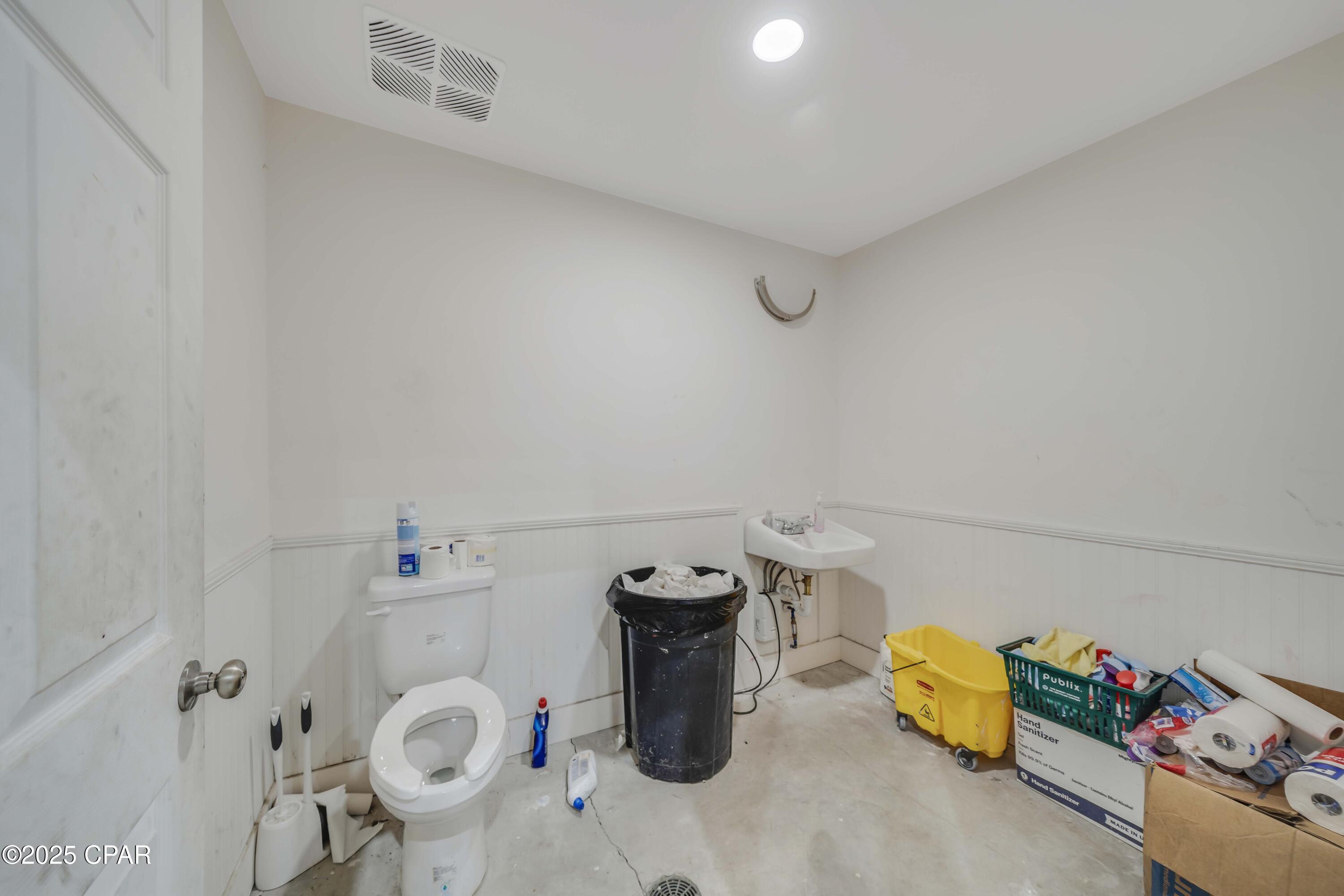 Listing photo id 20 for 109 Estes Place