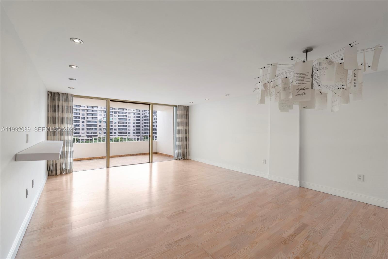 Commodore Club South Cond