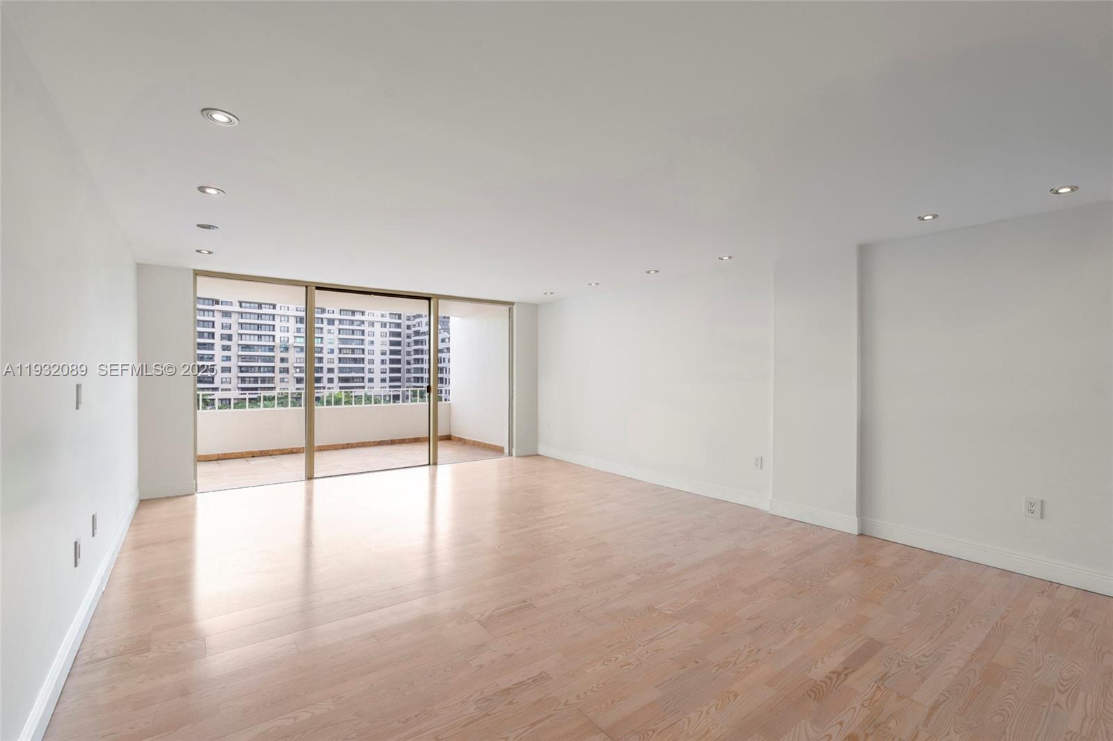 Commodore Club South Cond