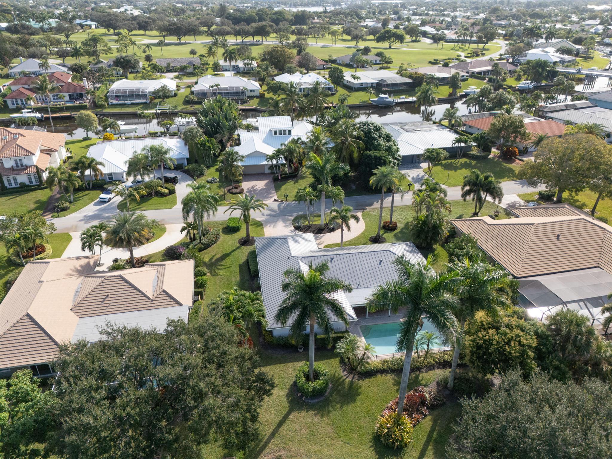 Homes for sale in Stuart, FL | 3201 Se Fairway W, Stuart, FL 34997 | MLS# R11148951