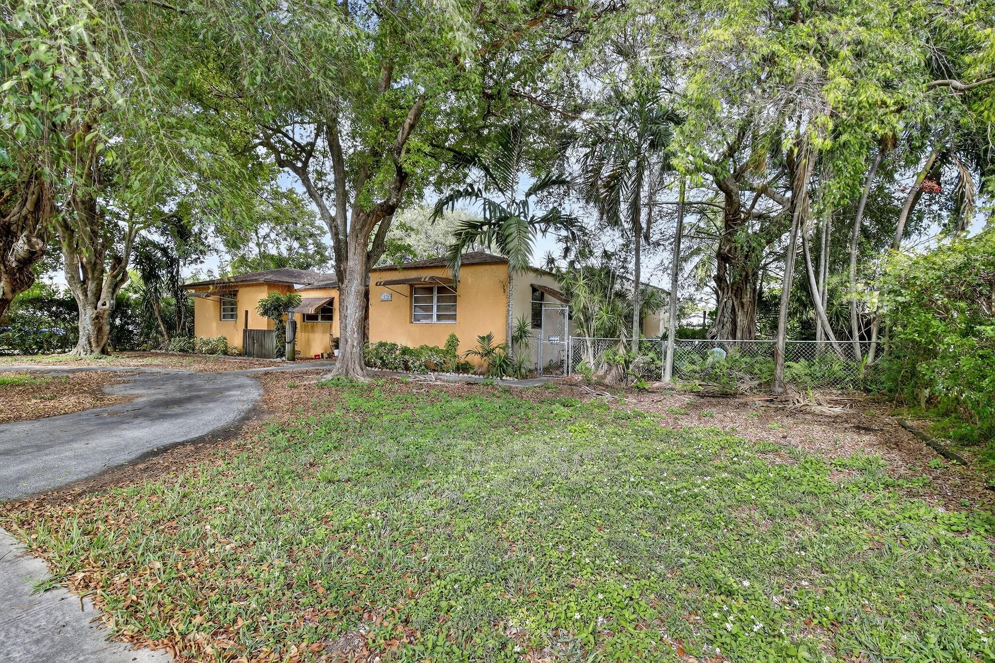 Homes for sale in Hollywood, FL | 2619 Arthur St, Hollywood, FL 33020 | MLS# F10541408