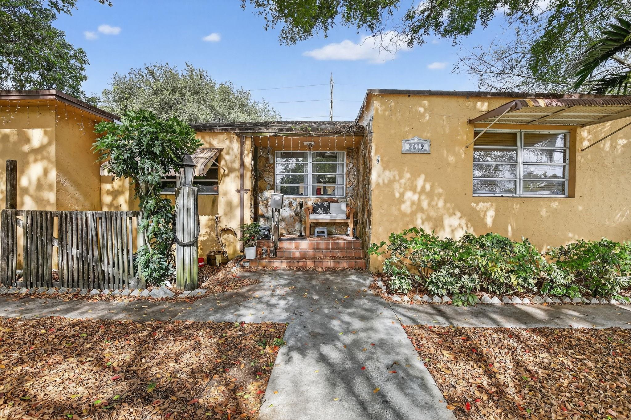 Homes for sale in Hollywood, FL | 2619 Arthur St, Hollywood, FL 33020 | MLS# F10541408