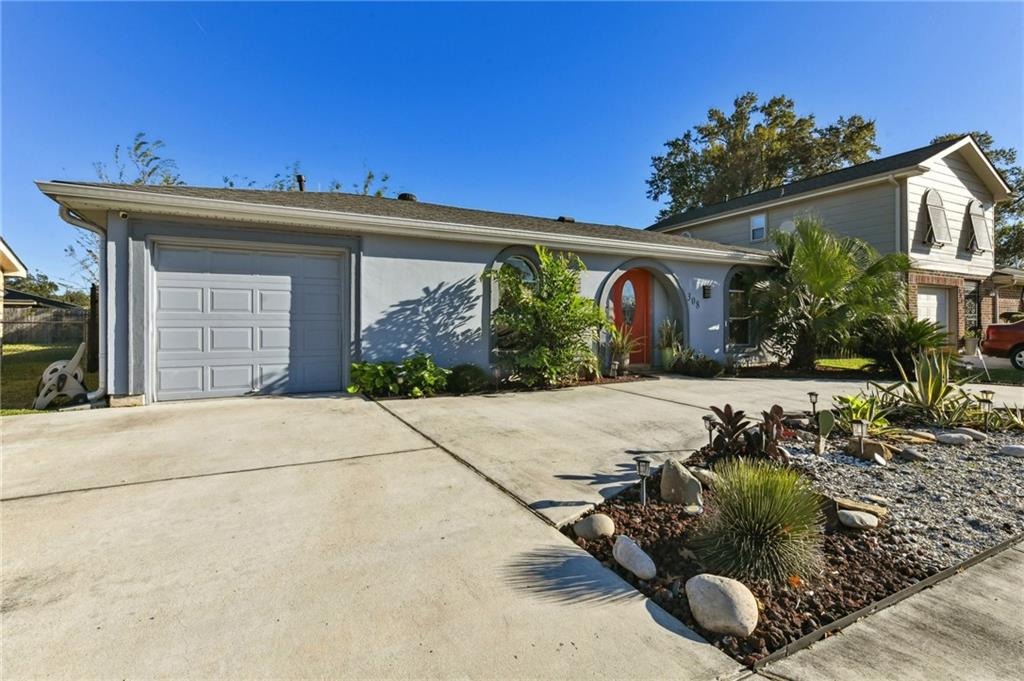 Homes for sale in Destrehan, LA | 308 River Oaks Dr, Destrehan, LA 70047 | MLS# 2535069