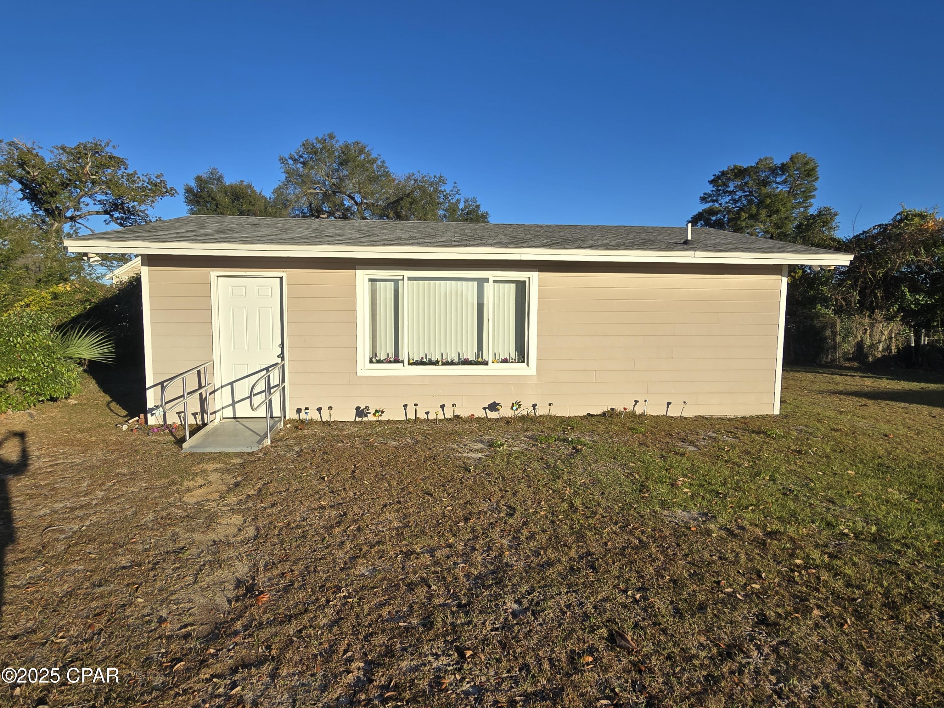 Image 6 For 222 Elm Avenue