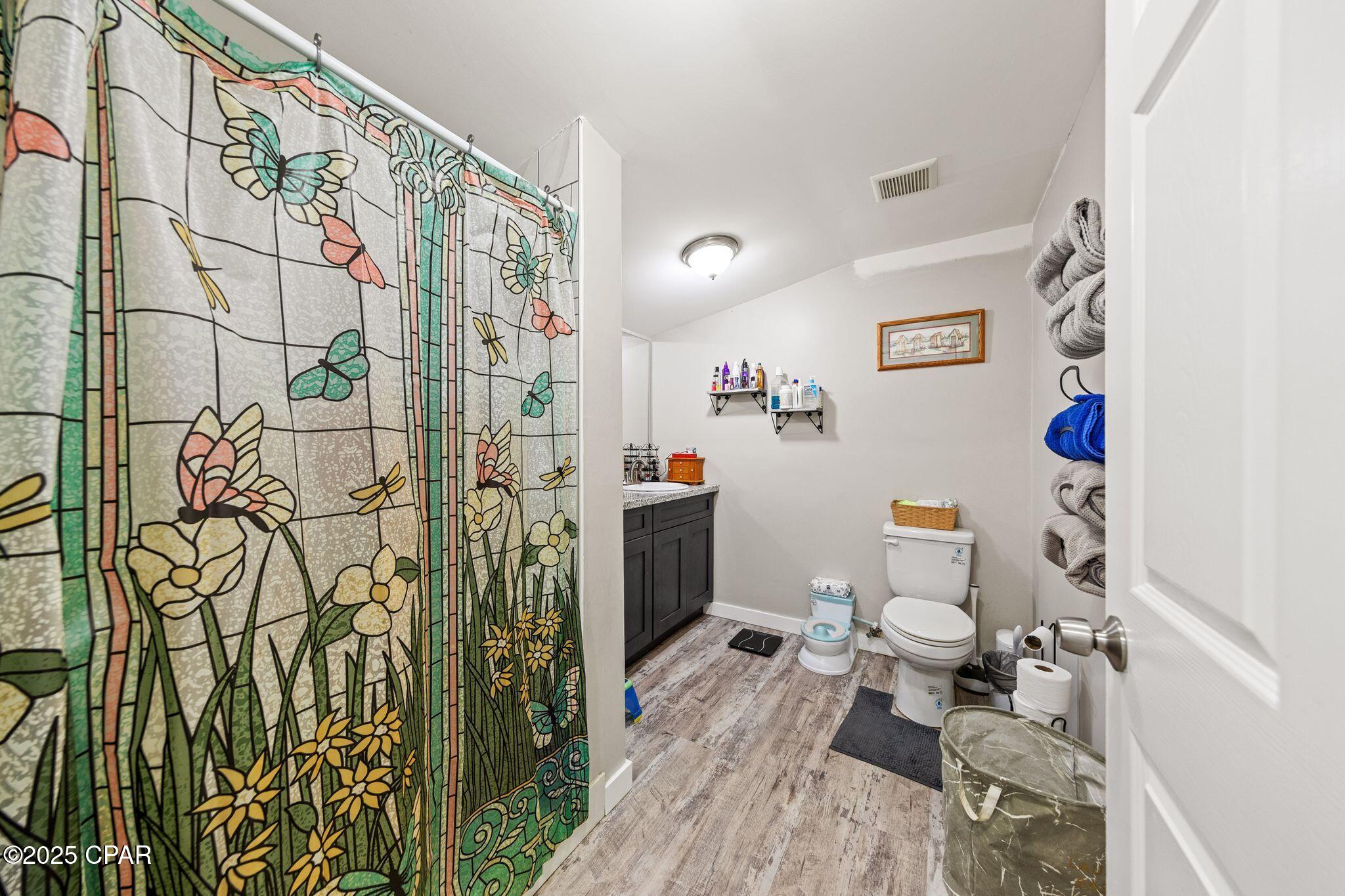 Image 25 For 1710 Drake Avenue