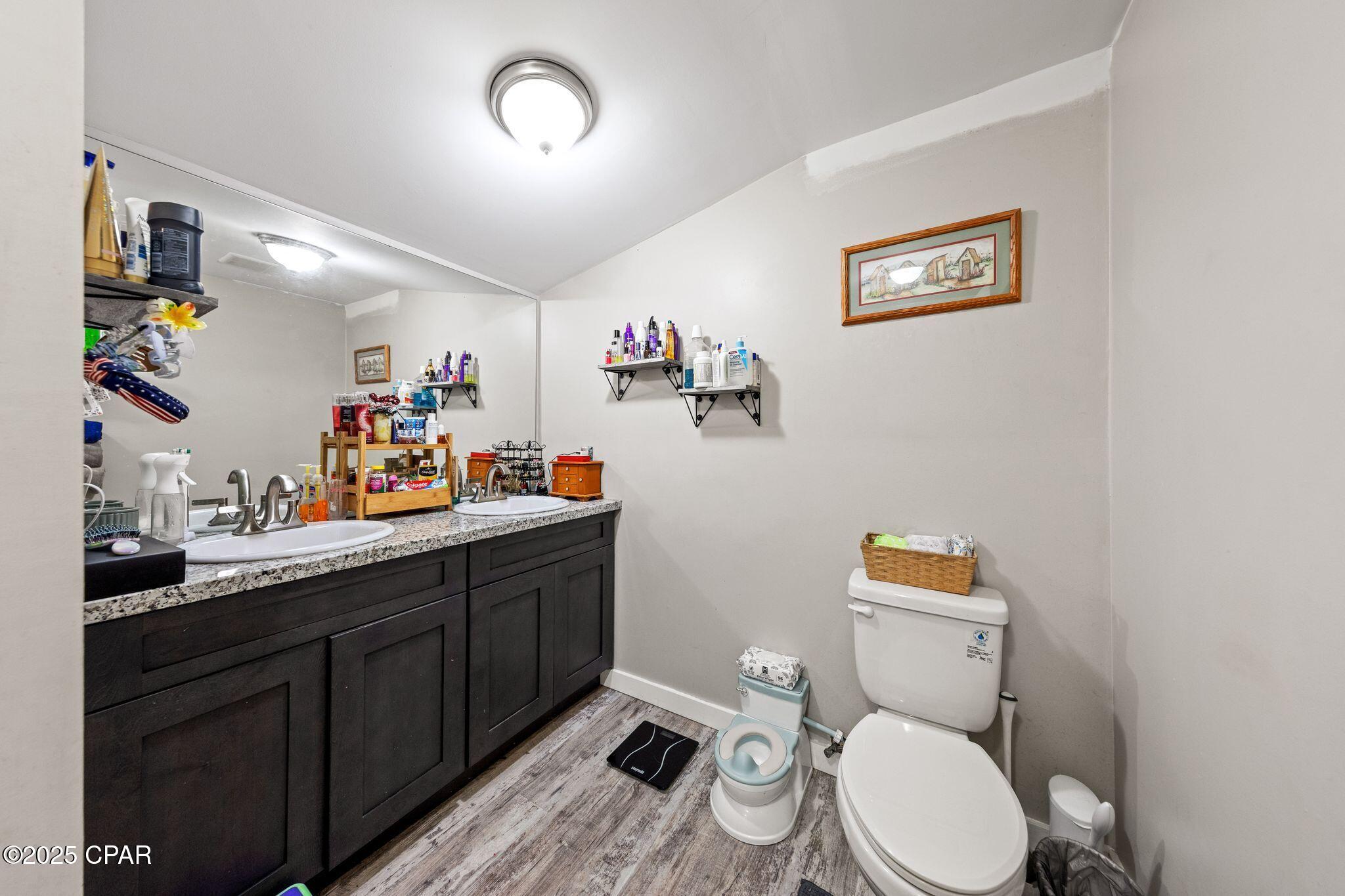 Image 26 For 1710 Drake Avenue