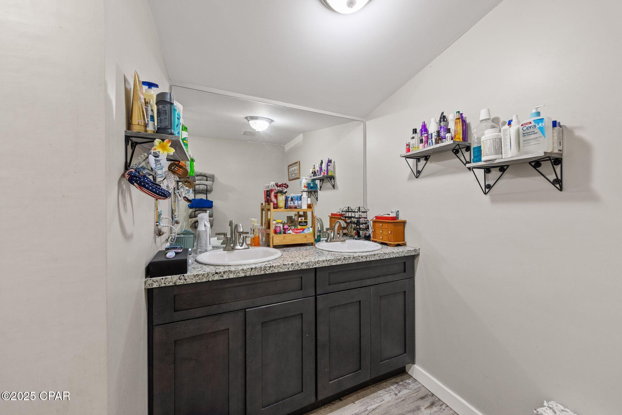 Image 27 For 1710 Drake Avenue