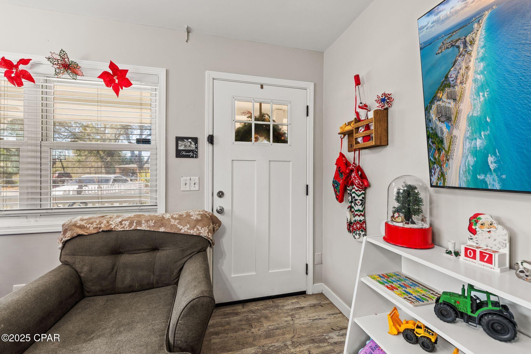 Image 3 For 1710 Drake Avenue