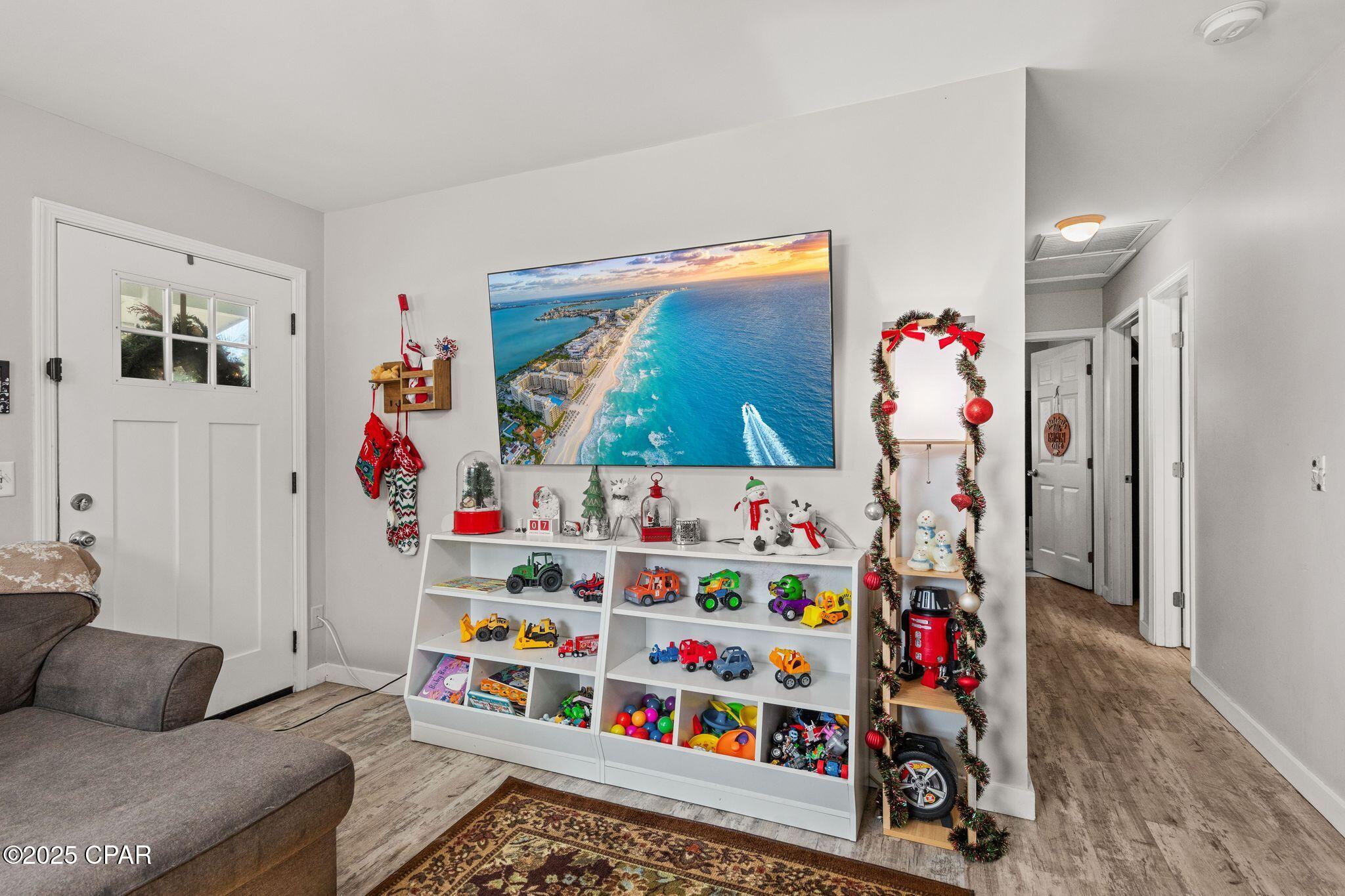 Image 5 For 1710 Drake Avenue