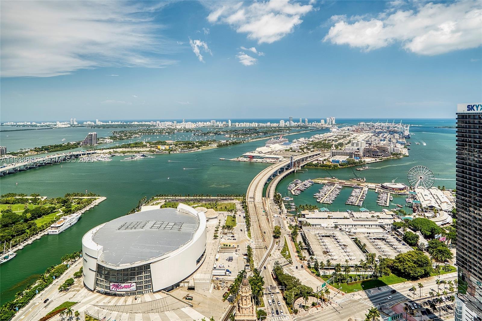 Condo for Sale in Miami, FL