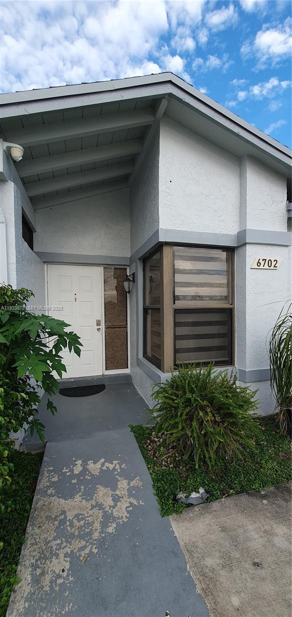 Westwind Lakes Garden Hom