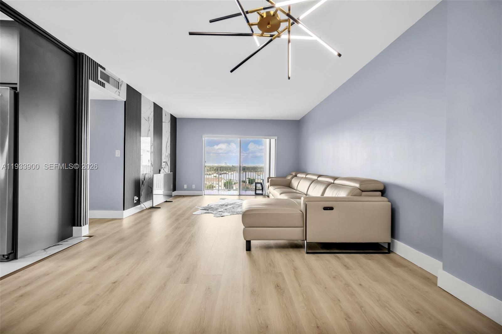 Hillcrest East No 24 Cond