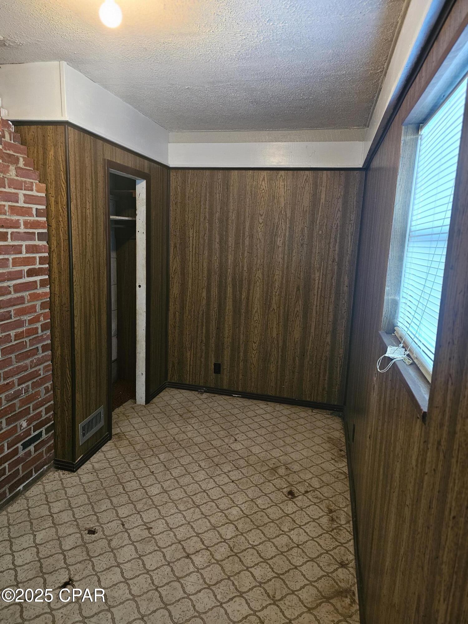 Image 17 For 768 Main Street