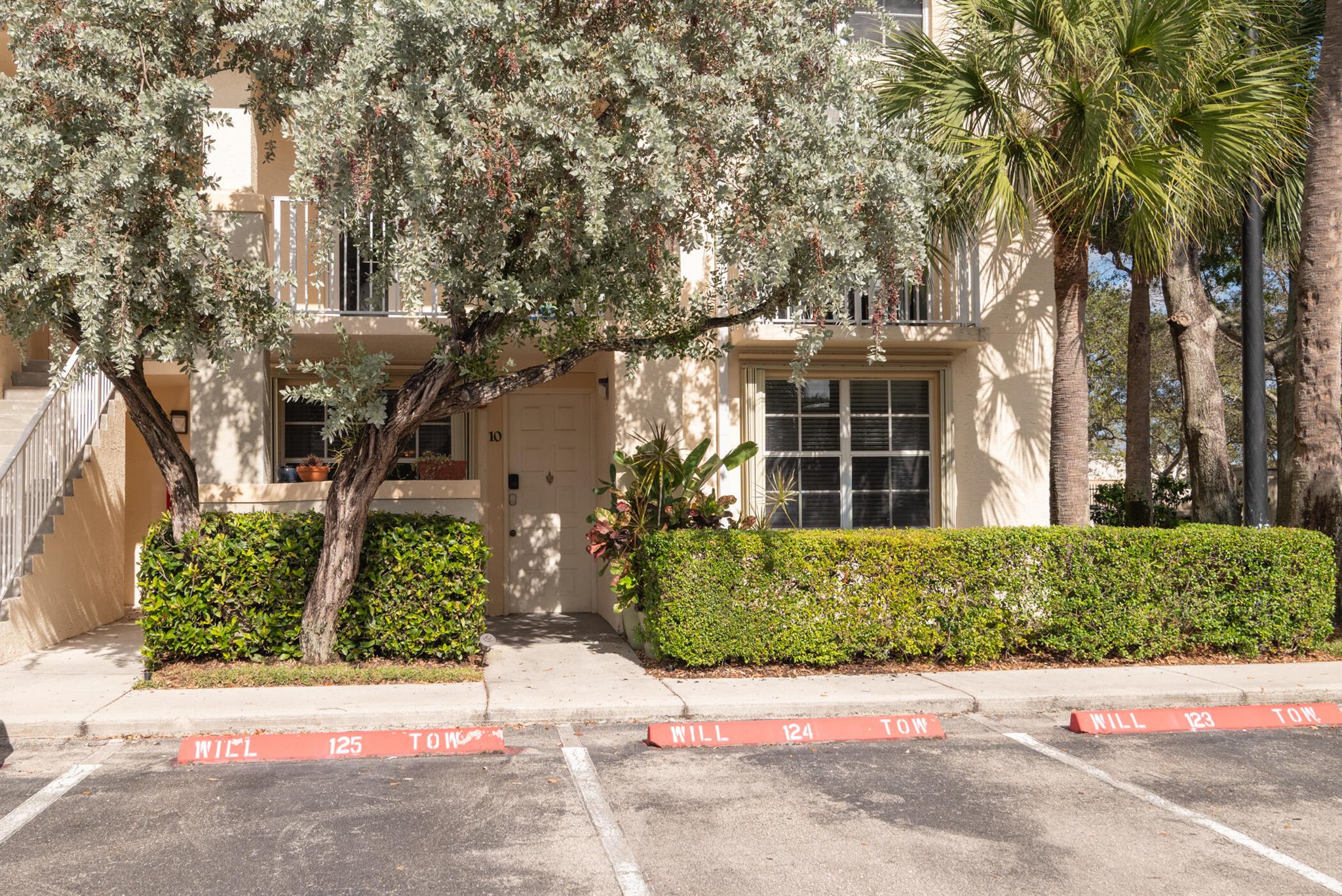 Homes for sale in Jupiter, FL | 1140 University Boulevard #10, Jupiter, FL 33458 | MLS# R11149132