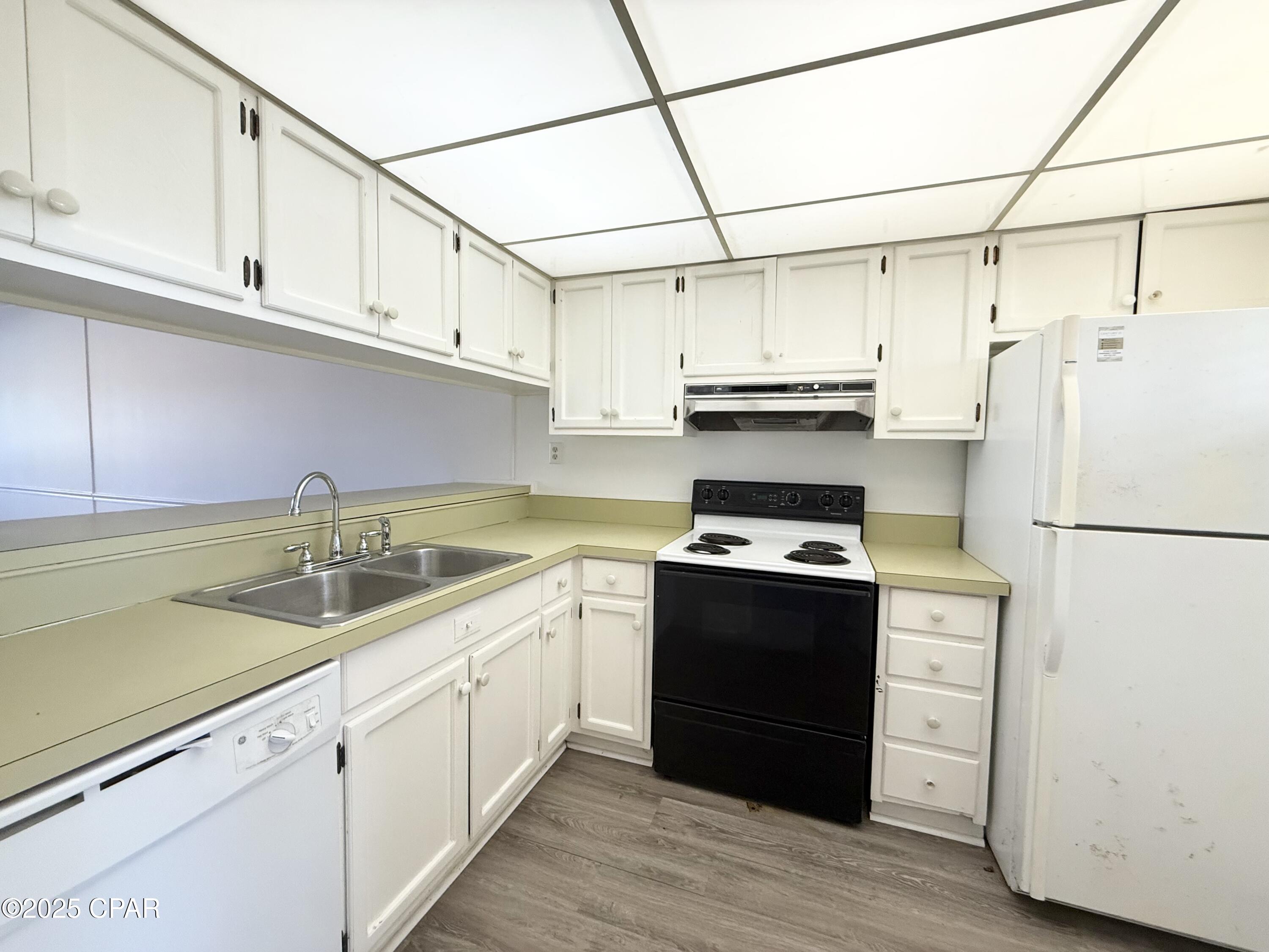 Image 18 For 112 Fairway Boulevard 105