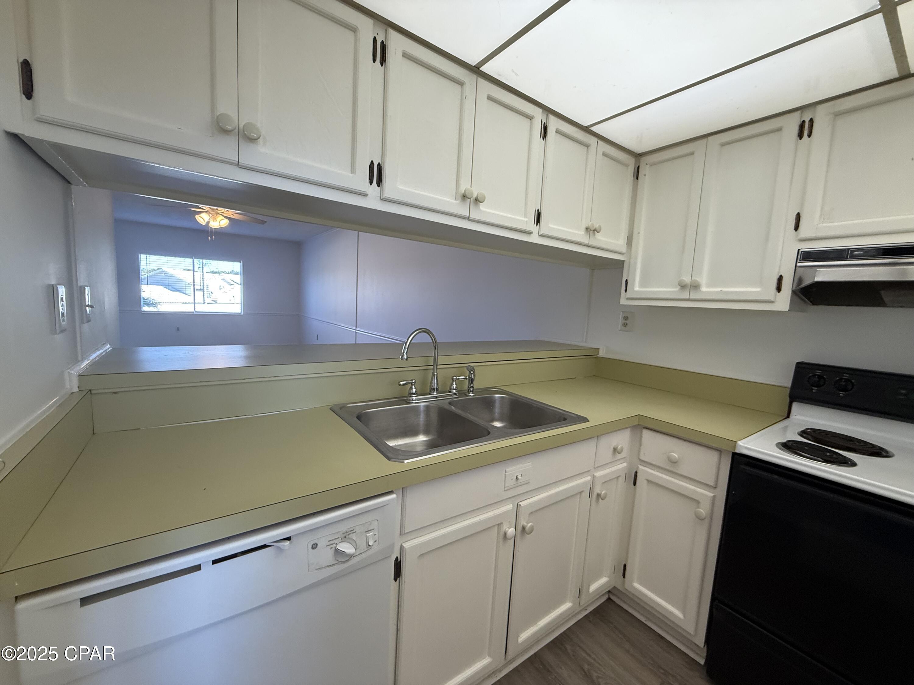 Image 20 For 112 Fairway Boulevard 105