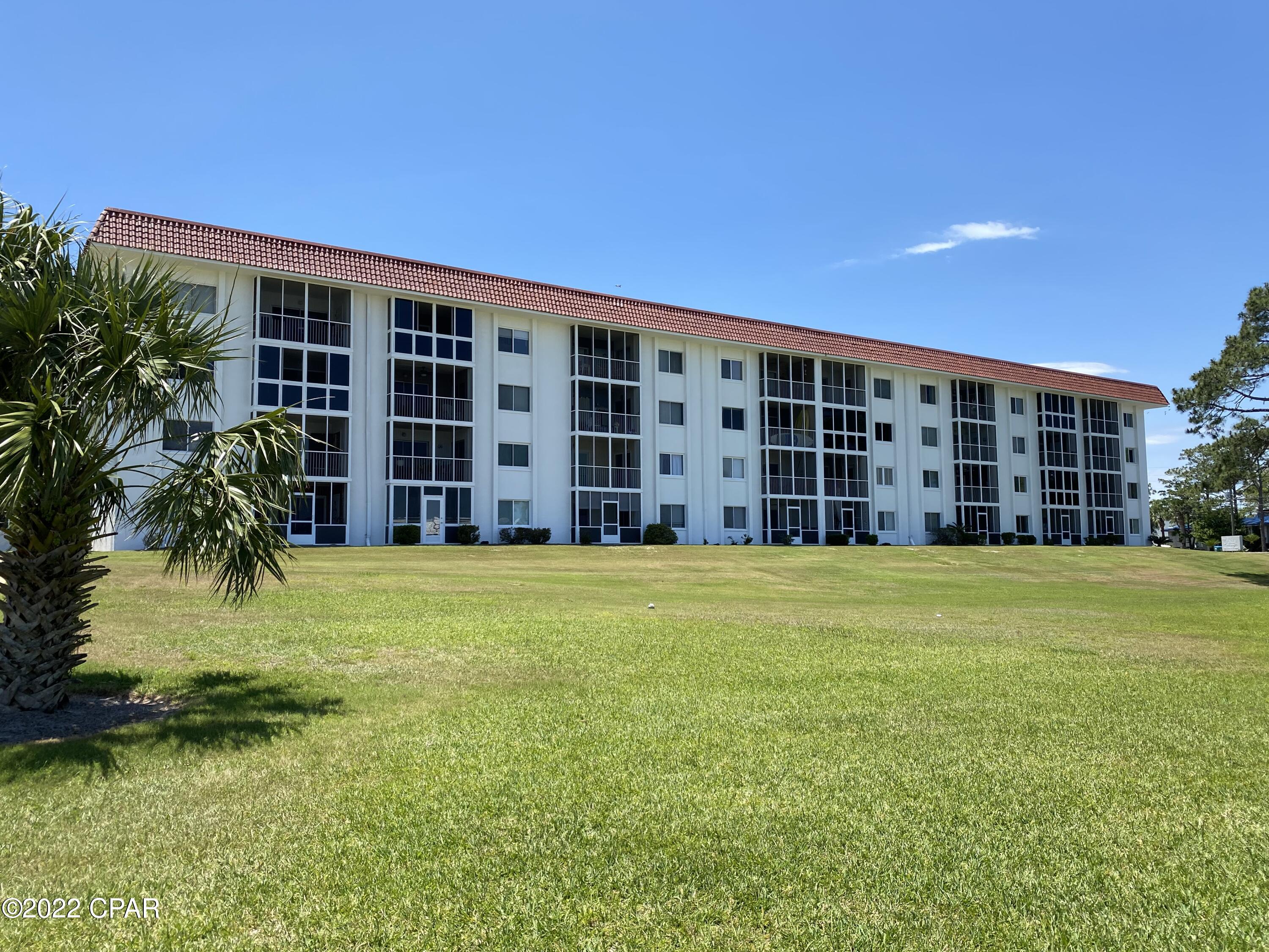 Image 6 For 112 Fairway Boulevard 105