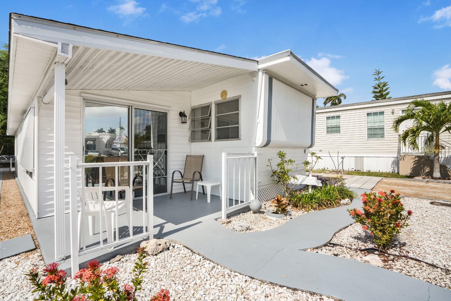 Homes for sale in Davie, FL | 8573 Sw 16th St, Davie, FL 33324 | MLS# F10541685