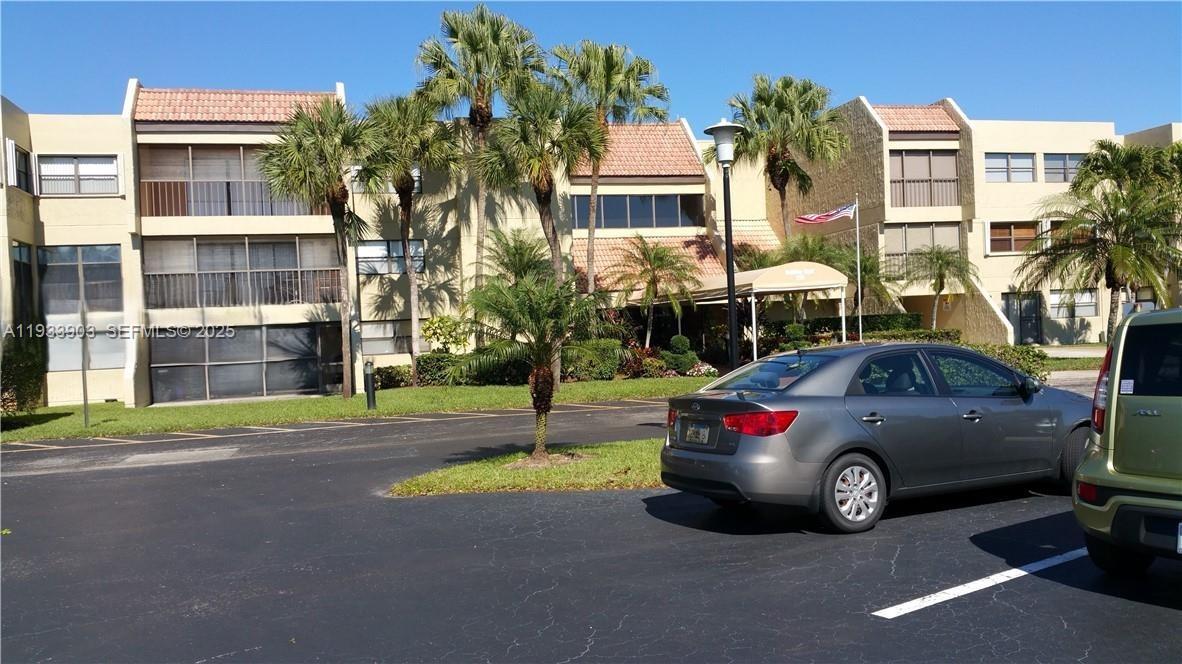 Building Eight Of Racquet