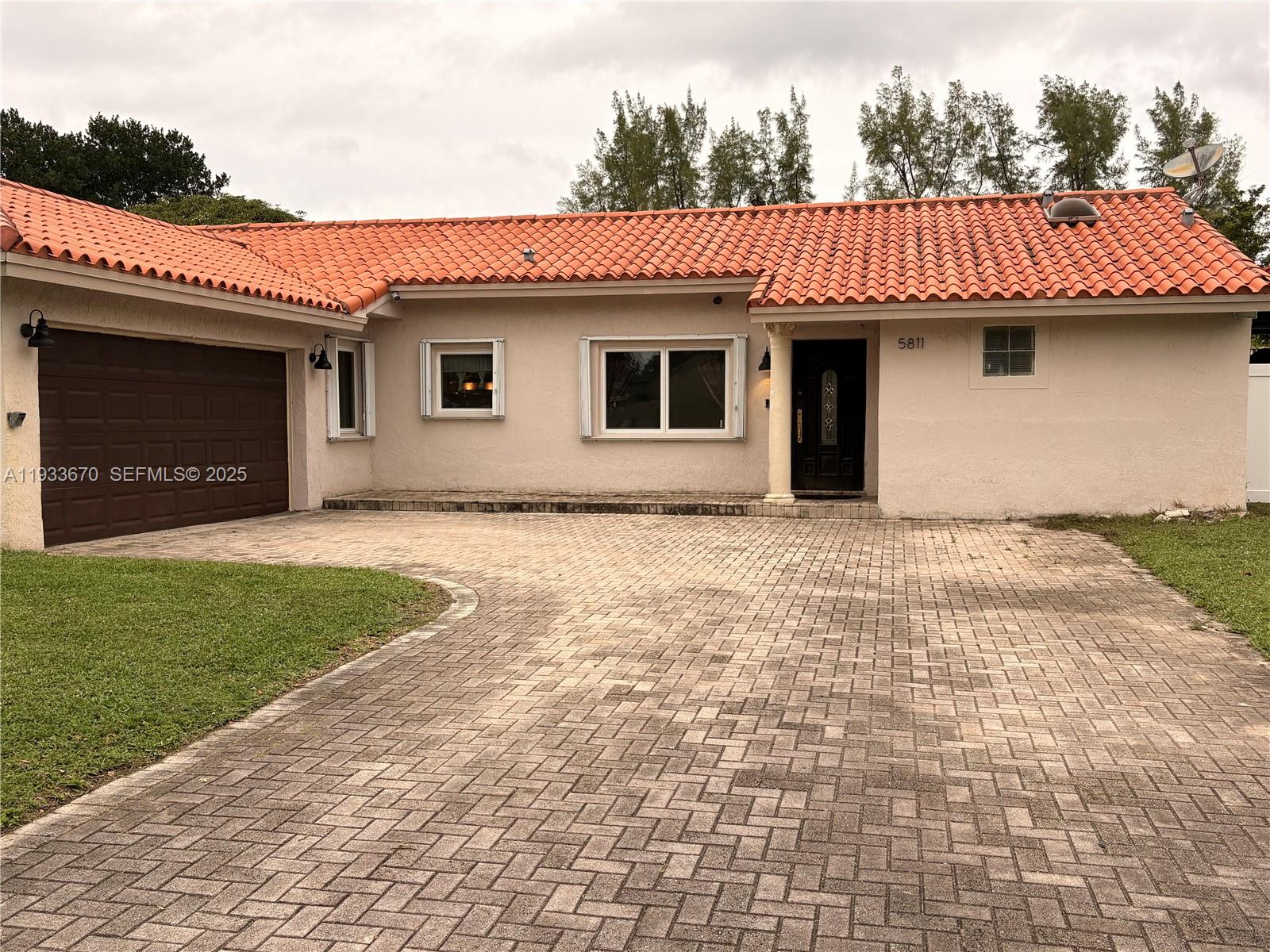 Country Lake Manors Sec 2