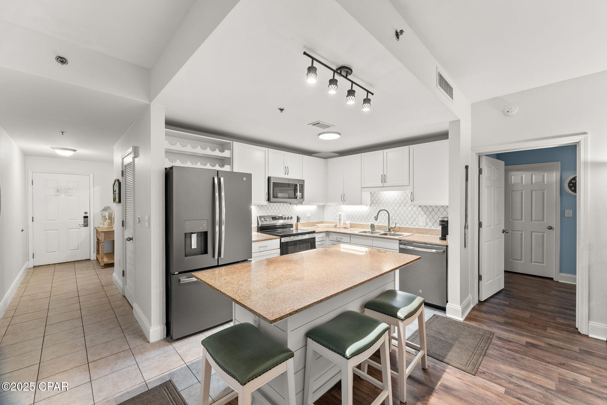 Image 10 For 9902 Thomas Drive 628