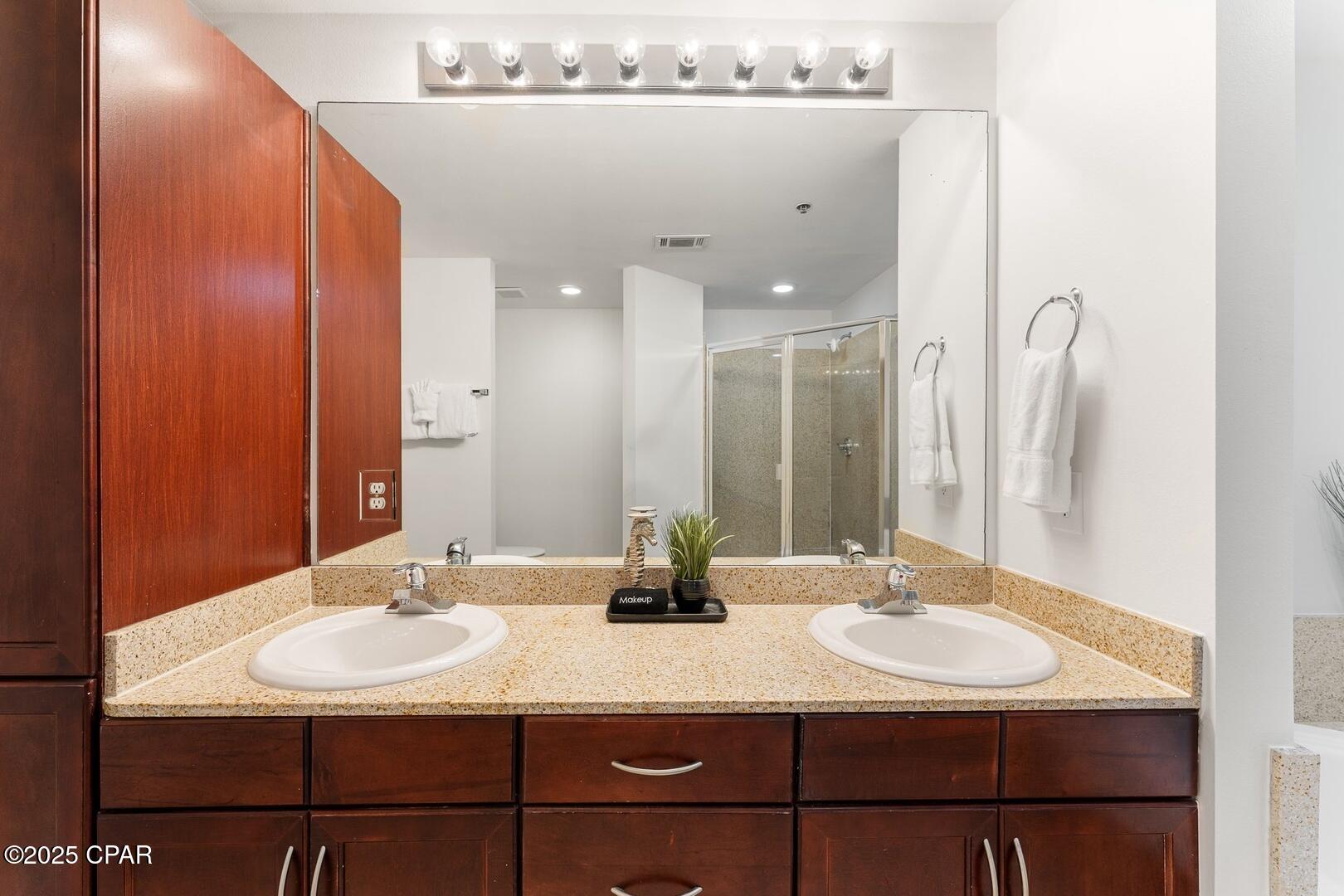 Image 17 For 9902 Thomas Drive 628