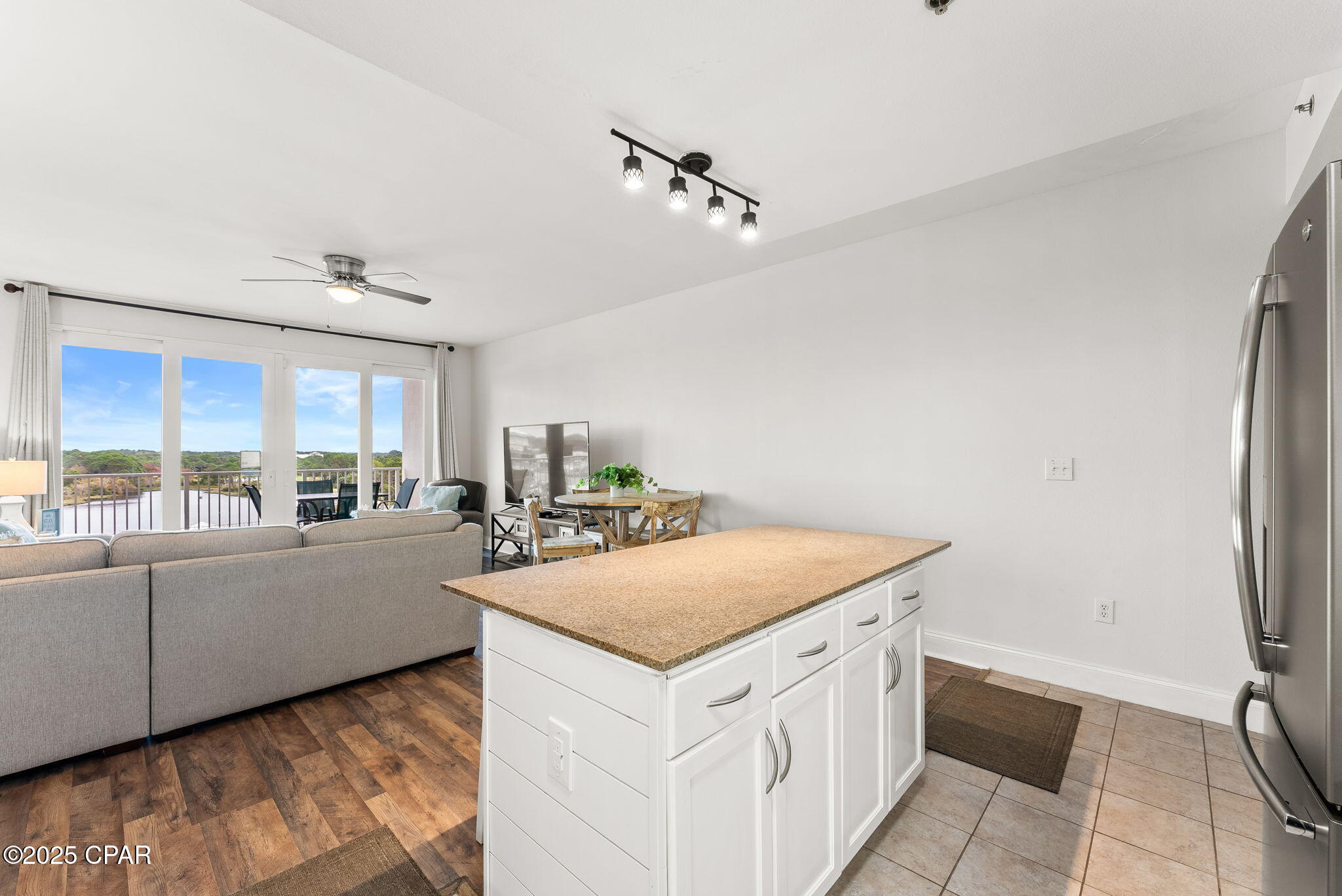 Image 5 For 9902 Thomas Drive 628