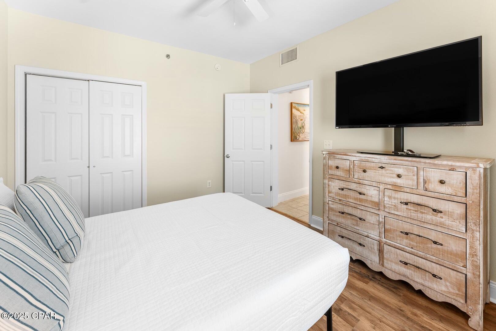 Image 7 For 9902 Thomas Drive 628