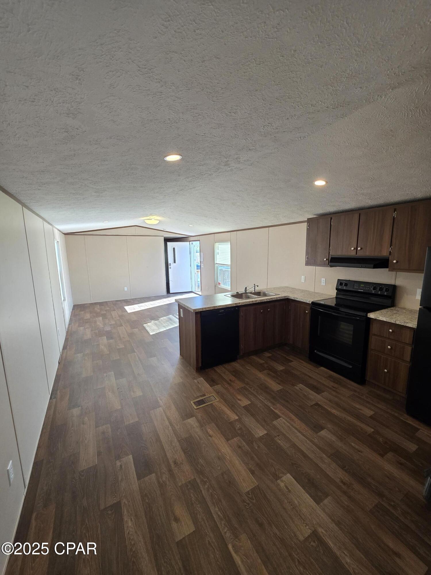 Image 4 For 5921 Nadine Road Unit E