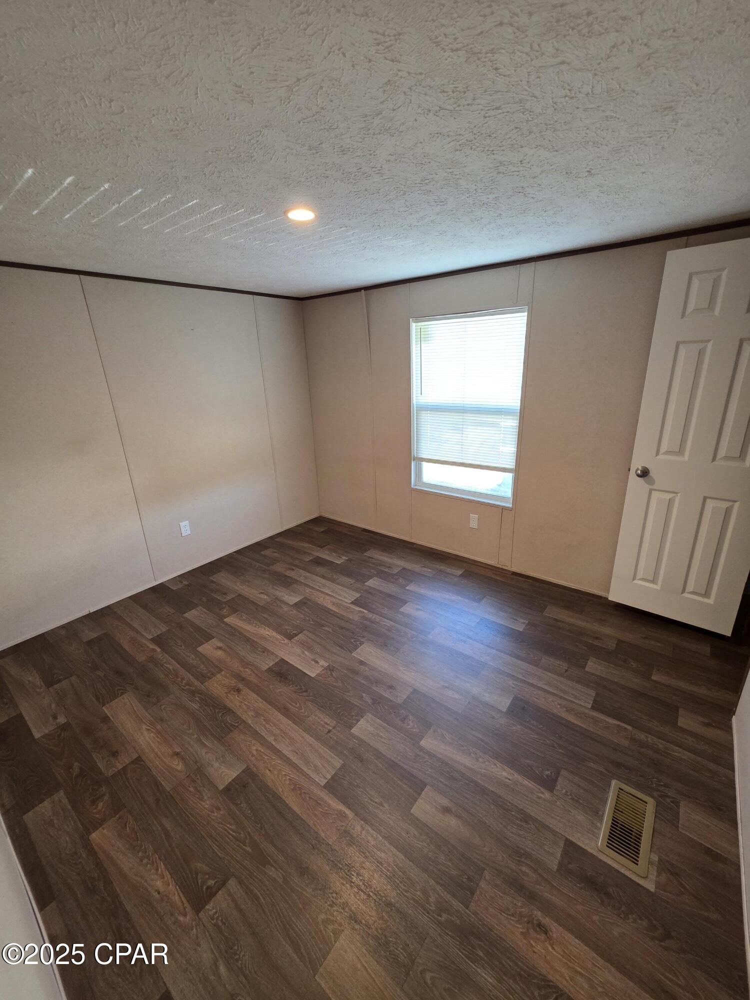 Image 8 For 5921 Nadine Road Unit E