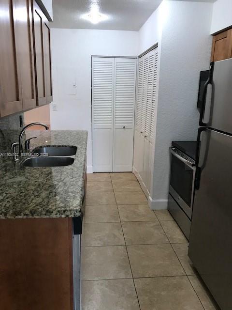 6725 174th Ter Unit H-12, Hialeah, Florida 33015