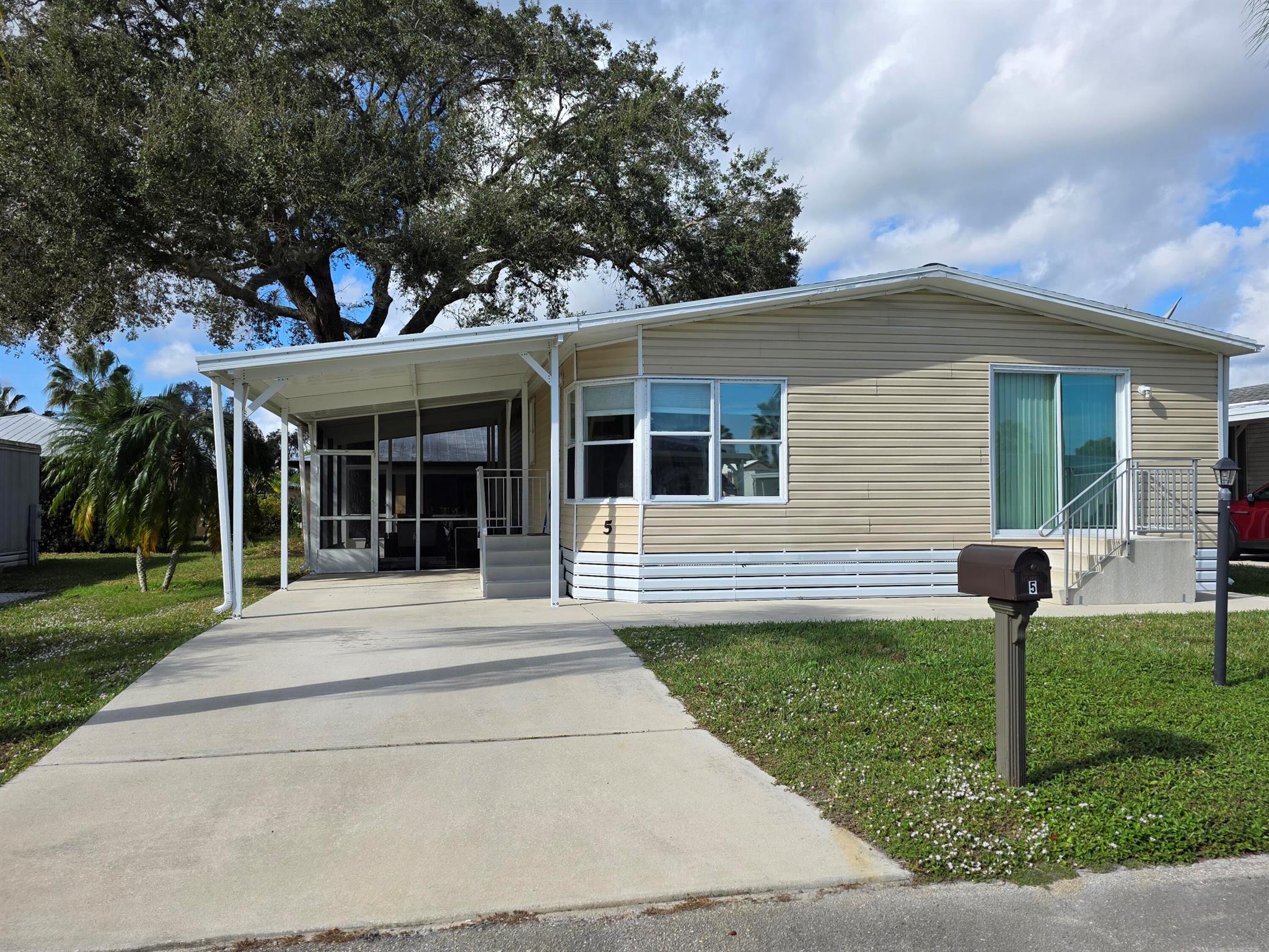 Homes for sale in Port St Lucie, FL | 5 Hermosa Lane, Port St Lucie, FL 34952 | MLS# R11149215